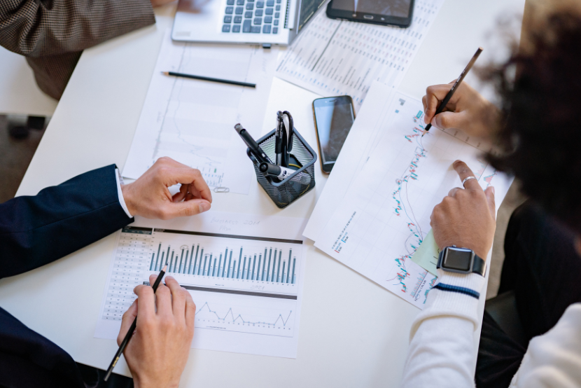 Melhores faculdades de Gestão Comercial EaD: veja como escolher e onde estudar