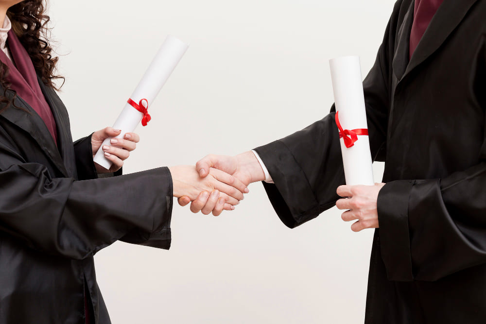 Curso EAD com dupla certificação: o que é e qual a vantagem