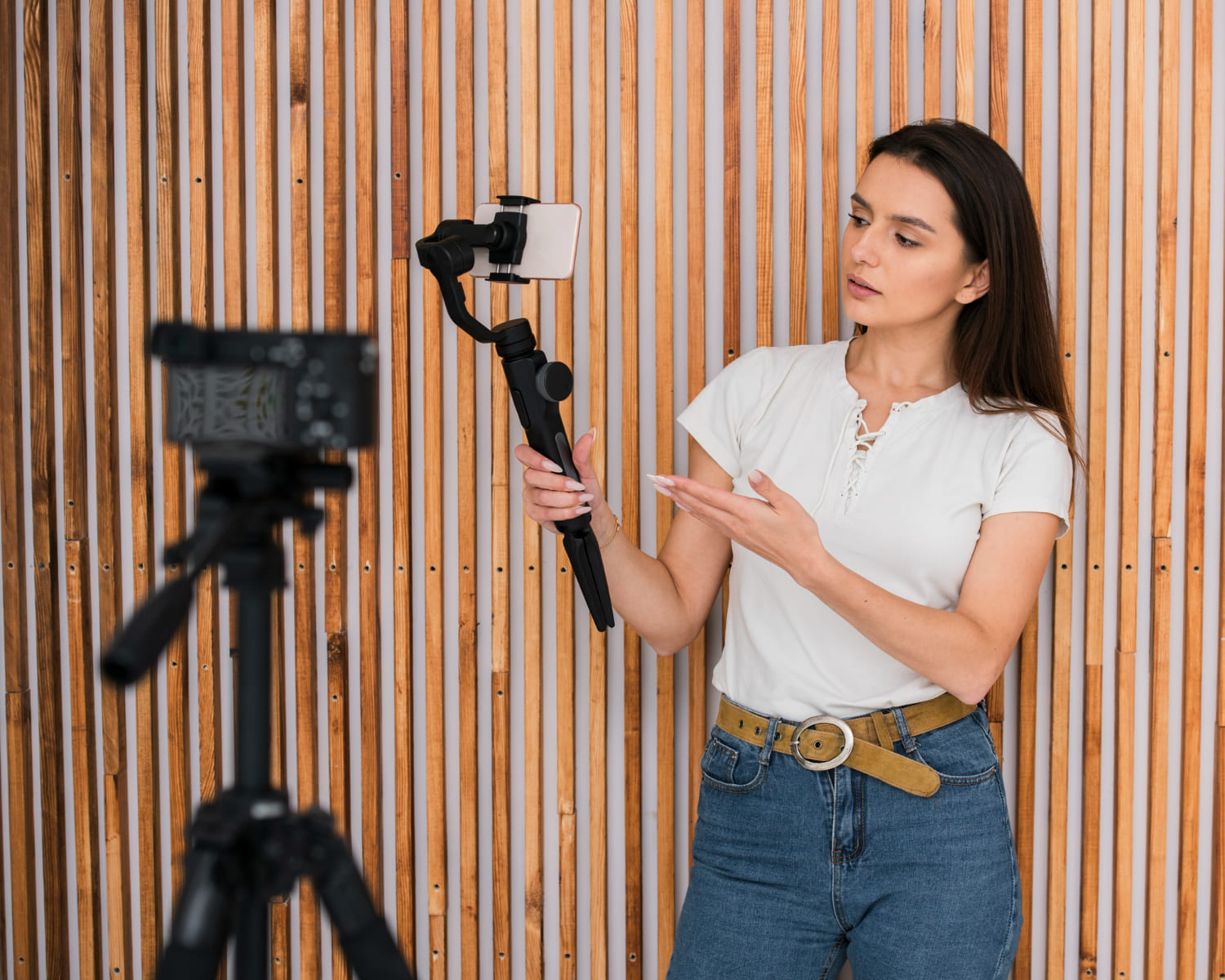 Produção audiovisual EAD: vale a pena para trabalhar com vídeos, redes sociais e marcas?