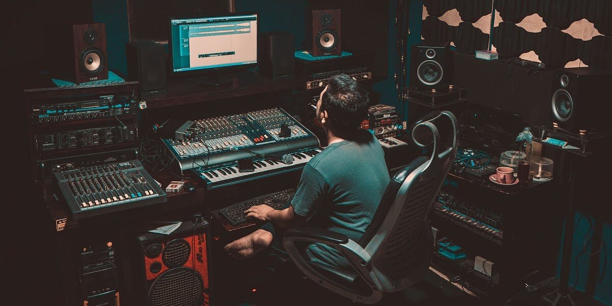 Produção Fonográfica: qual faculdade fazer para trabalhar com música, áudio e estúdios?